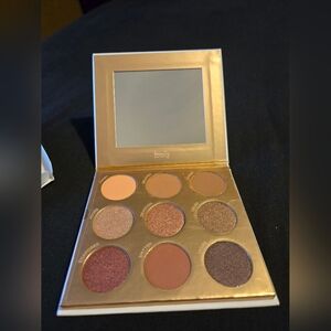 Aloette's Looks of Love Eyeshadow Palette